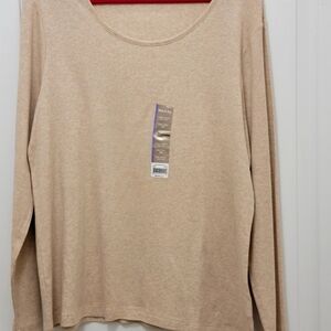 *TS25585 NWT White Stag Tee